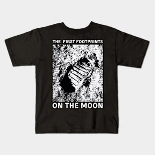 The first footprints on the Moon Black vintage Classic T-Shirt Kids T-Shirt